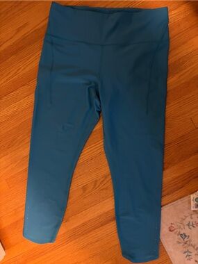 Athleta Teal Blue Pacesetter 7/8 Performance Leggings